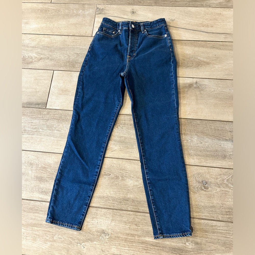H&M Mom Jeans Ultra High Waist. Size 4